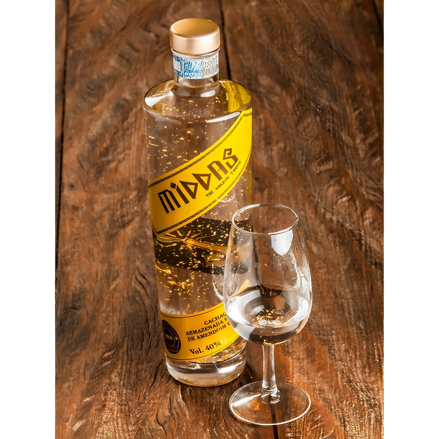 Cachaca Middas Classica | With 23k Gold Flakes | 700ml 40% vol. (ABV 40%)