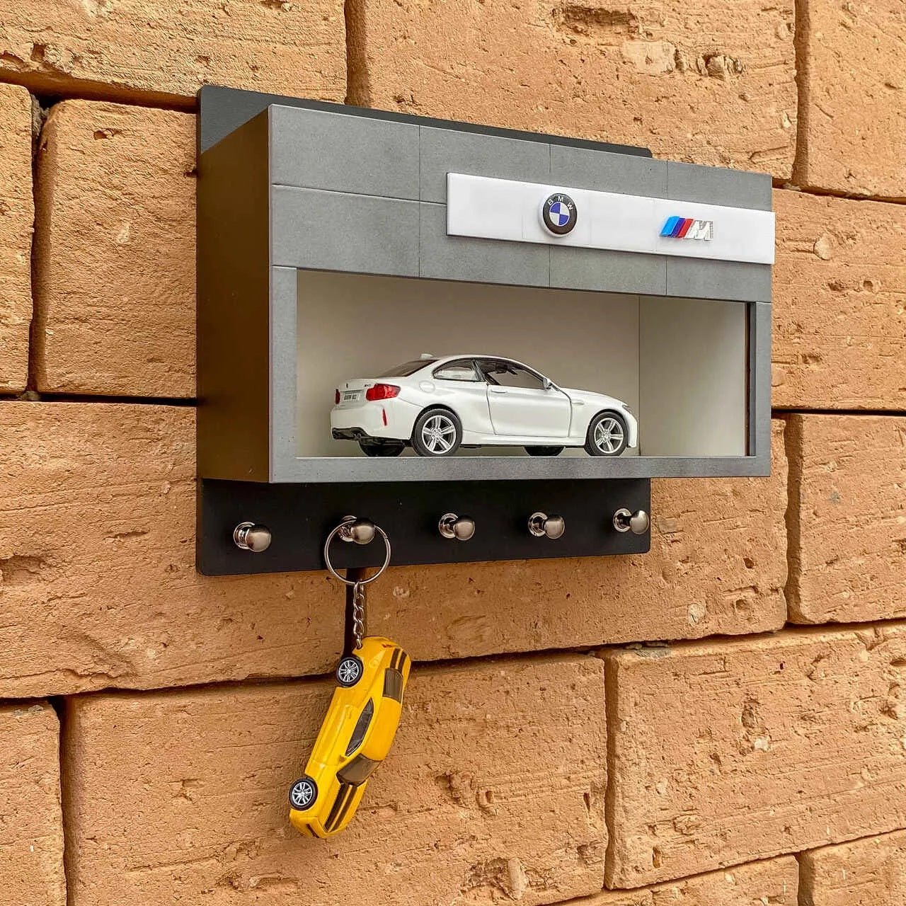 Gancho para llaves de pared para coches modelo BMW: artículo exclusivo hecho a mano