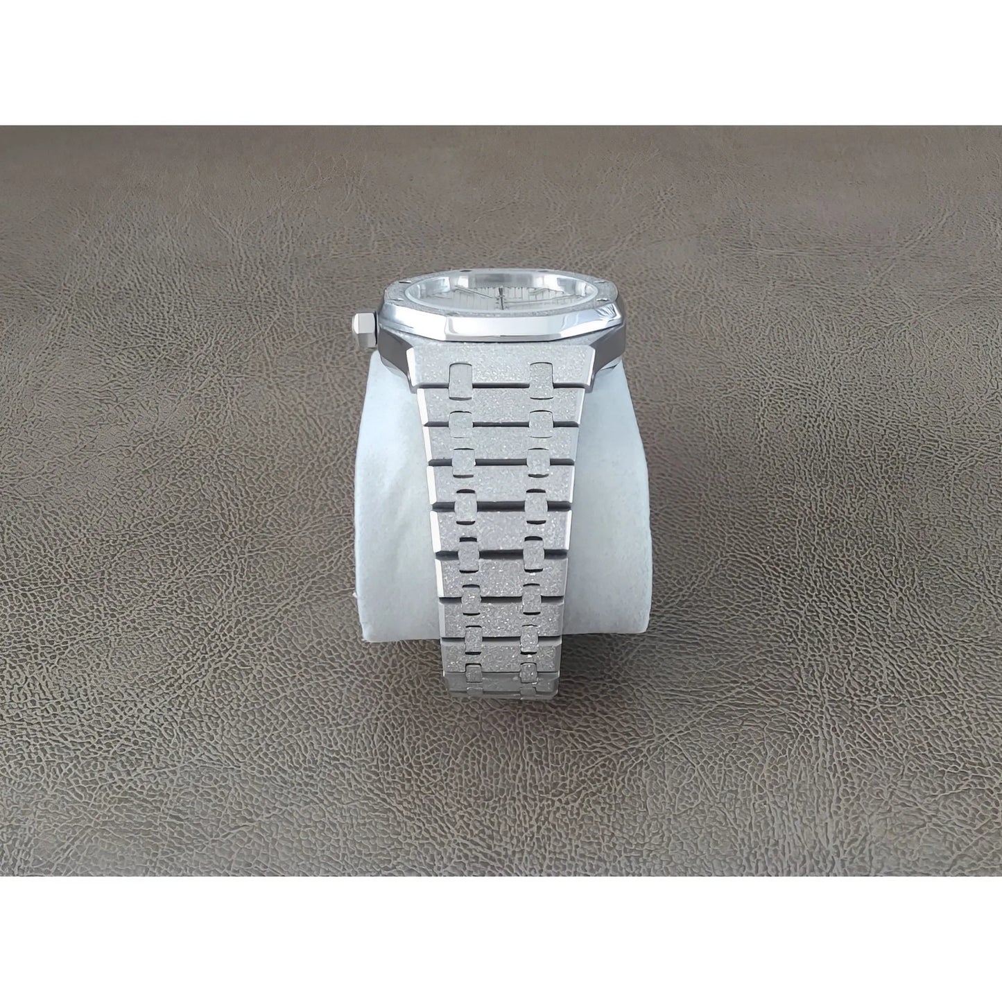 Seiko NH35 Frosted Royal Oak watch with 41mm white dial and stainless steel bracelet.