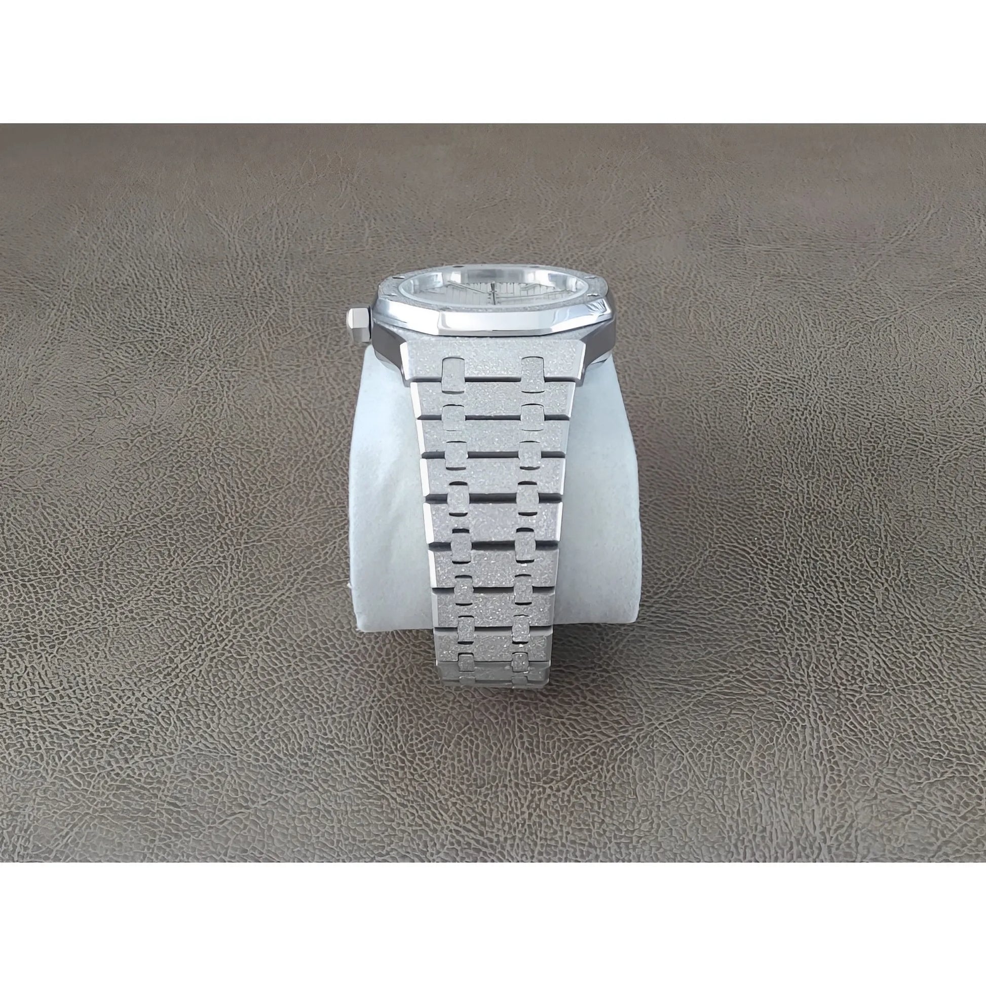 Seiko NH35 Frosted Royal Oak watch with 41mm white dial and stainless steel bracelet.