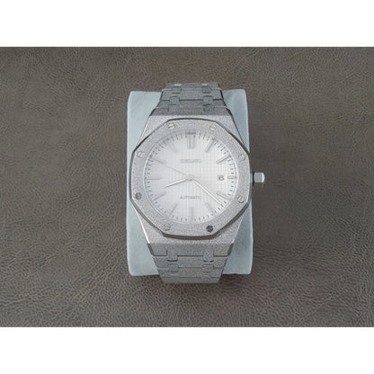 Seiko NH35 wristwatch with frosted silver Royal Oak-style stainless steel case and bracelet, white dial with silver hour.