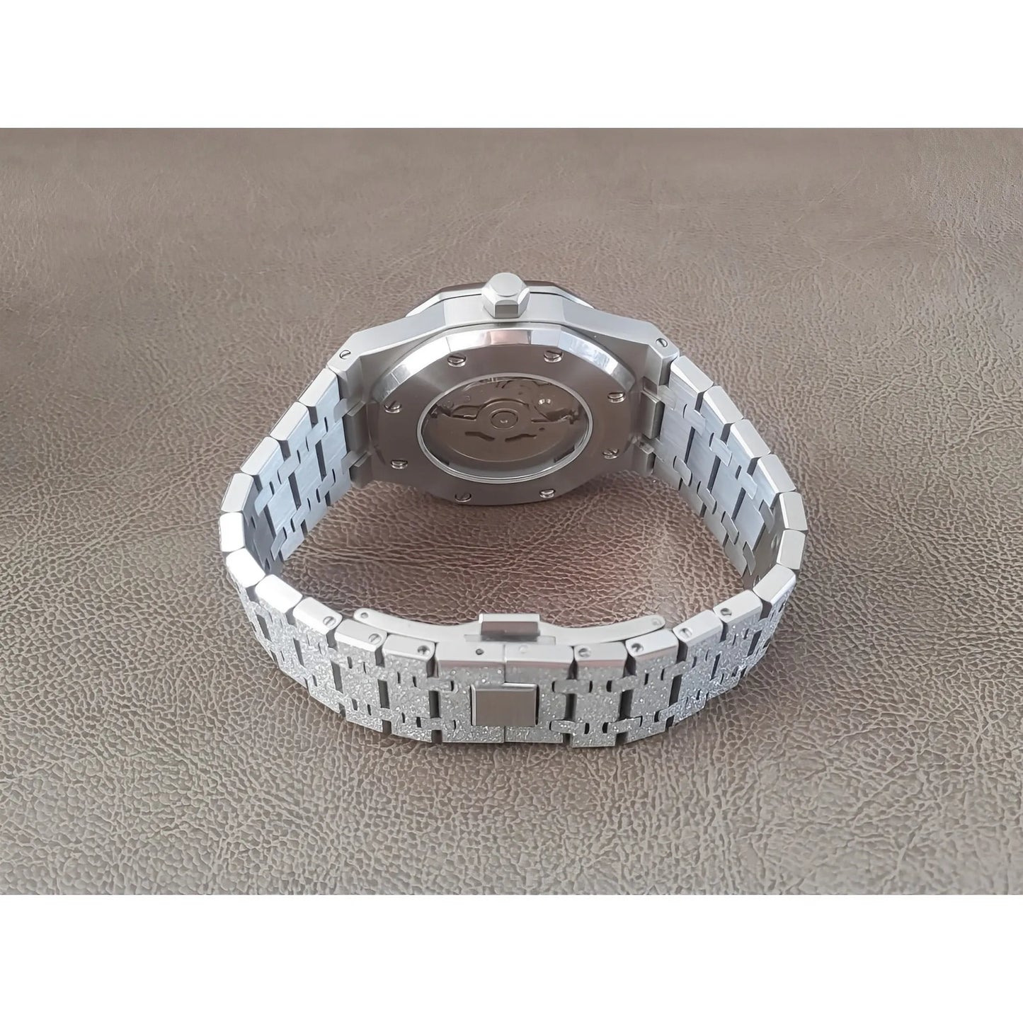 Seiko NH35 Frosted Royal Oak 41 mm, esfera blanca: un reloj elegante
