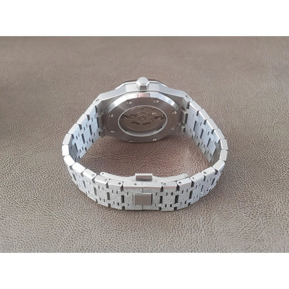Seiko NH35 Frosted Royal Oak 41 mm, esfera blanca: un reloj elegante