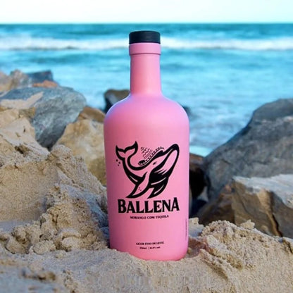Licor de Crema de Fresa Ballena con Tequila 750 ml 16% vol. (ABV 16%)
