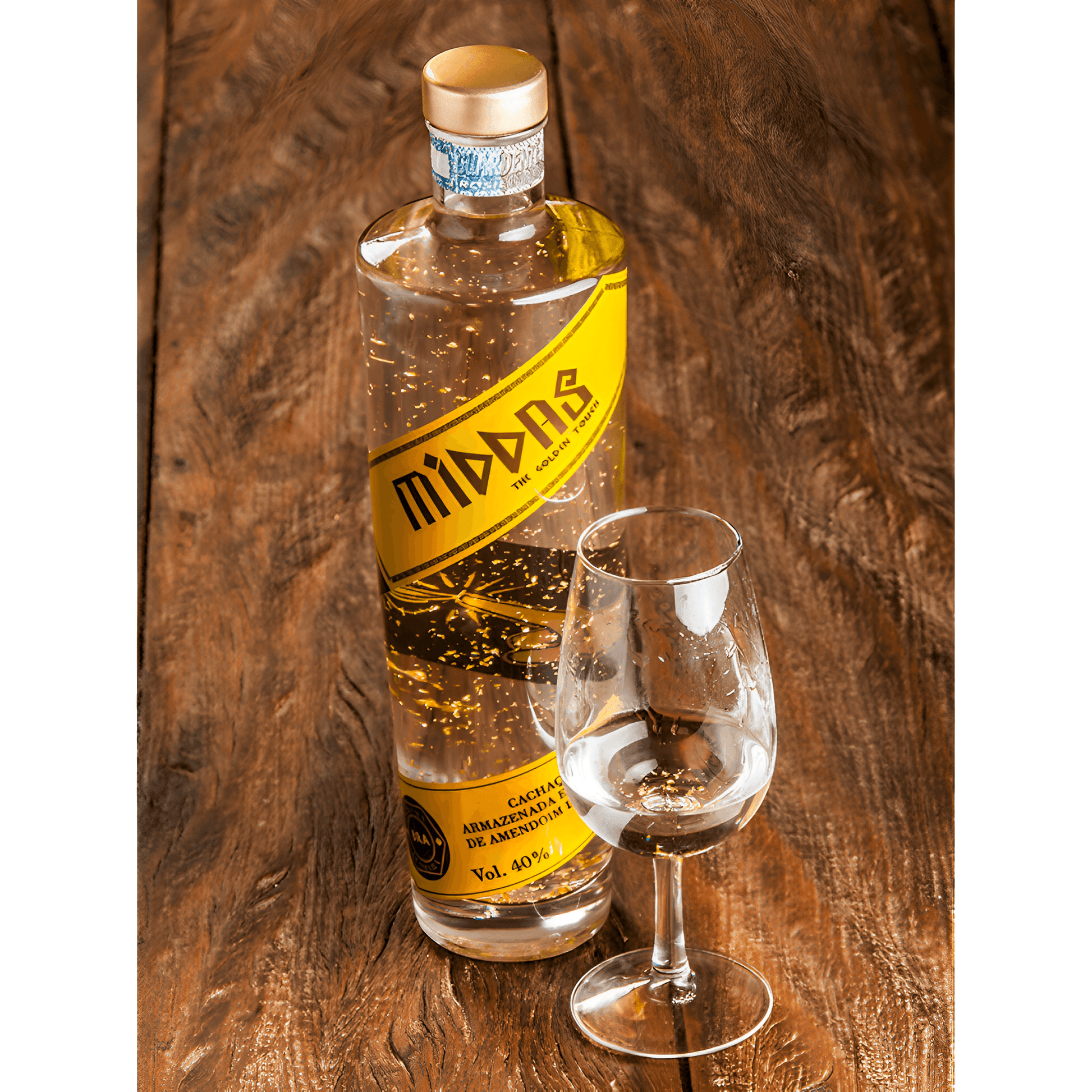 Cachaça Middas Clássica 700ml - With 23k Gold Flakes - Brazilian Shop